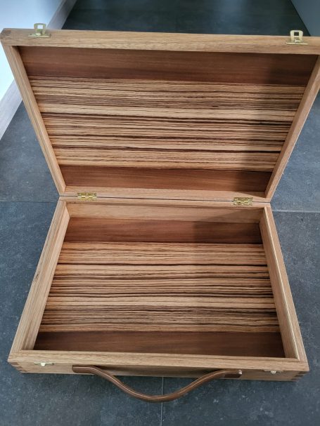 Koffer fineer, binnenzijde